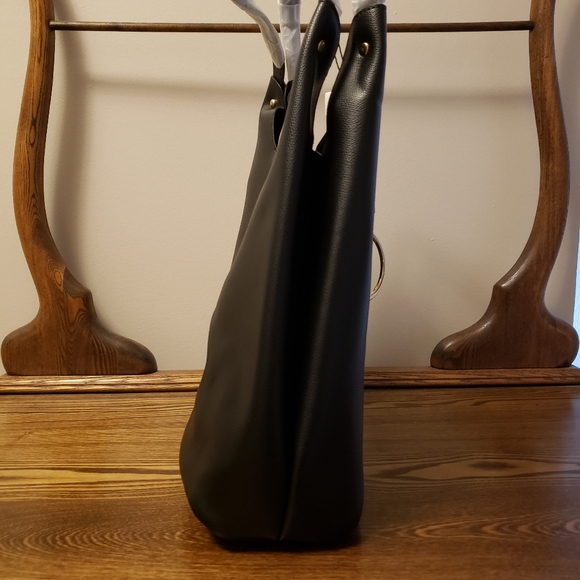 Premium Faux Leather Tote w/ Ring Medallion- Black - Picture 5 of 9